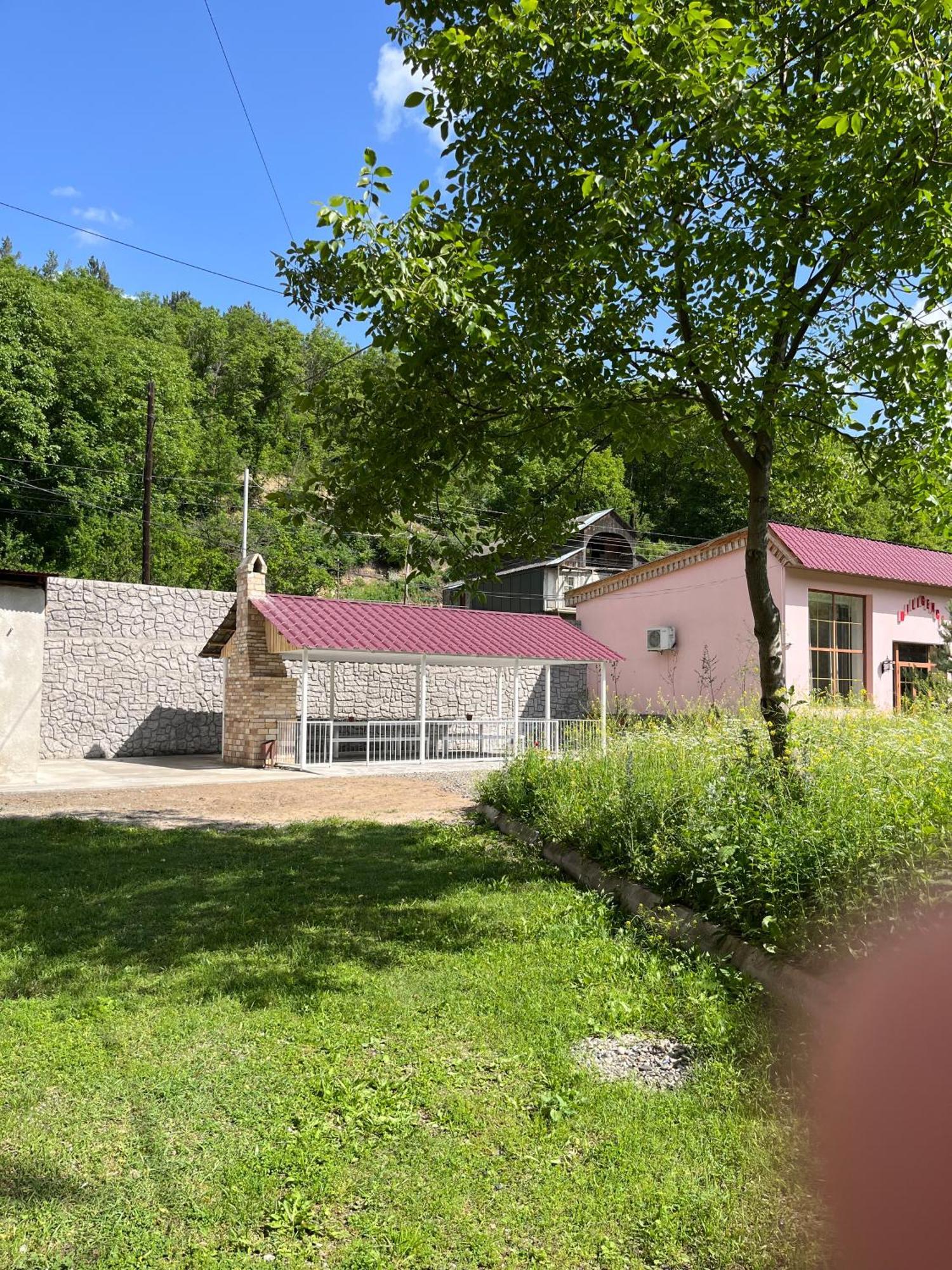 Diligence Hotel&restaurant Dilijan Exterior foto